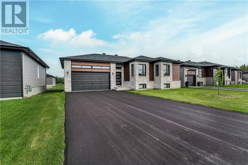 731 LAFRANCE CRESCENT, Hawkesbury, Ontario